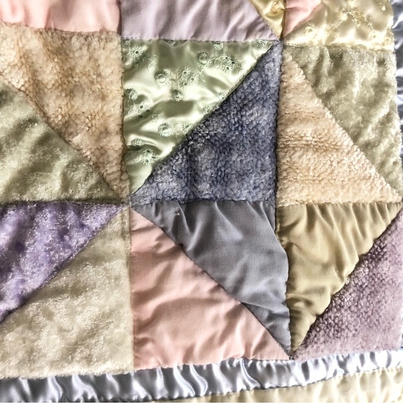 Kidsline Pastel ColorBlock Satin Baby Nursery Quilt + 2 Valance - Picture 13 of 13